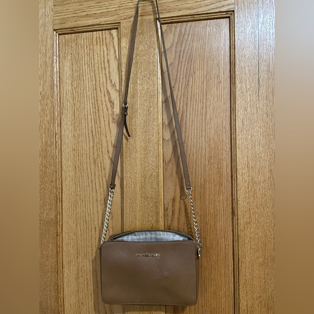 FREE w/ PURCHASE from my closet Michael Kors Jet Set Large Saffiano Cross body